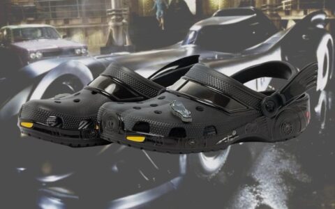 Batman x Crocs Classic Clog "蝙蝠车" 将于2024年发布